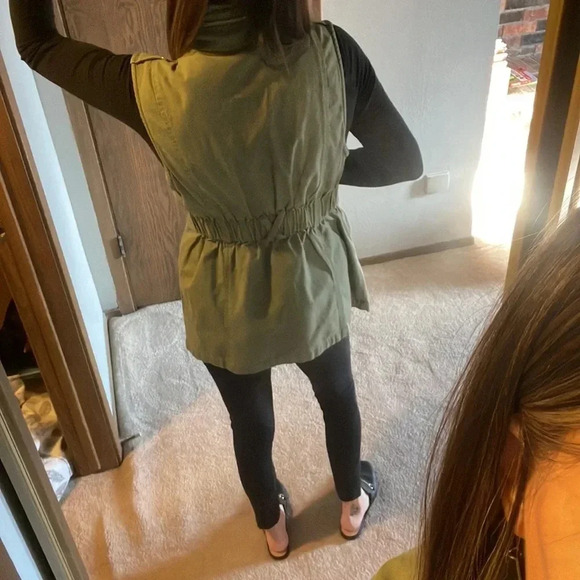 CAbi Explorer Vest Size Small S Olive Army Green Utility Military Zip Style 5101 - Picture 6 of 7